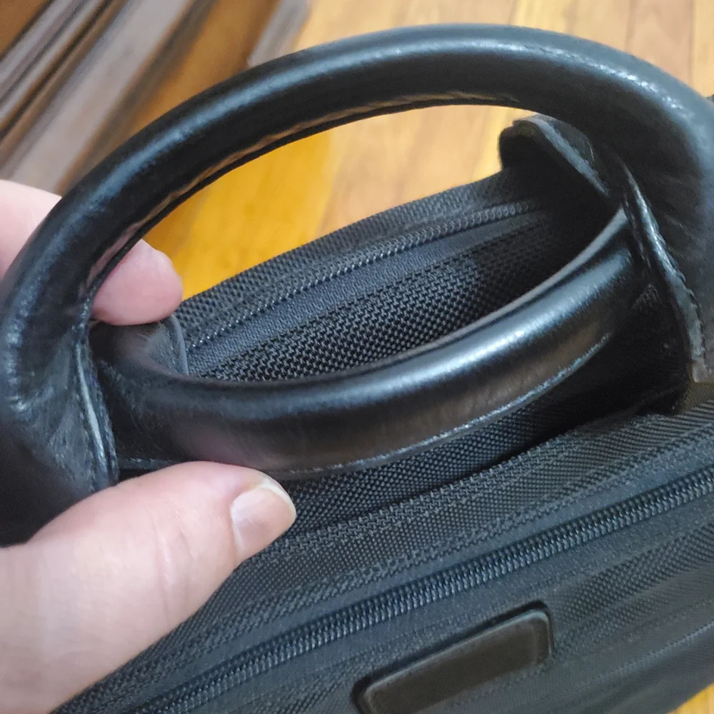 Tumi Computer Black Briefcase with Shoulder Strap Mens.